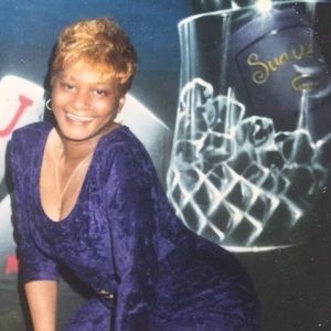 Meet your Posher, Adrianna